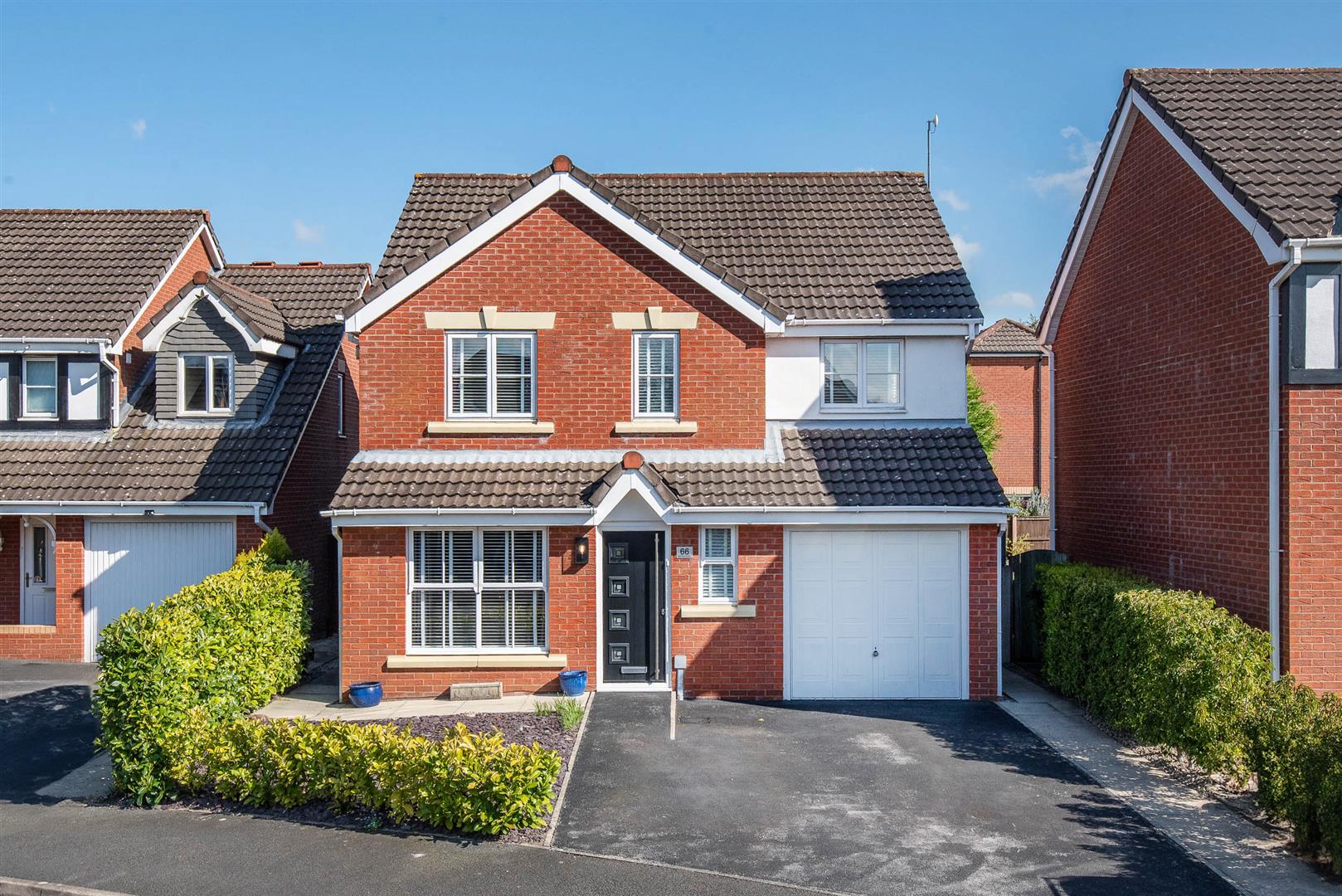 4 bed property in Mile Stone Meadow, Chorley